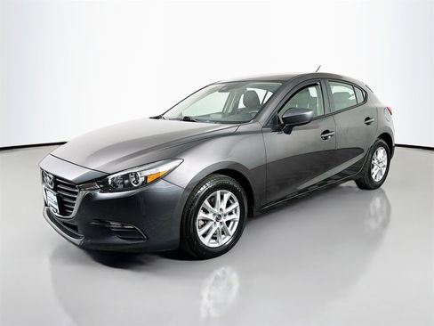Used 2018 MAZDA MAZDA3 Sport image 3