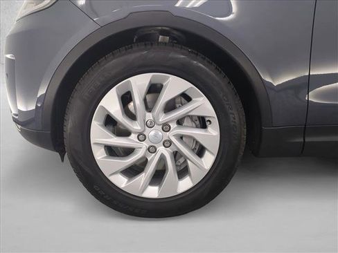 Certified 2025 Land Rover Discovery S AWD/4WD image 10