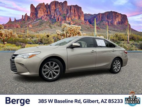 Used 2017 Toyota Camry XLE w/ Moonroof Package FWD image 1