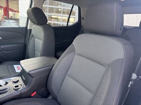 Used 2020 Chevrolet Traverse LT image 19