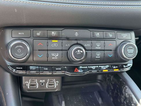Used 2025 Dodge Durango R/T AWD/4WD image 25