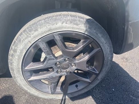 Used 2021 Jeep Renegade Latitude image 9