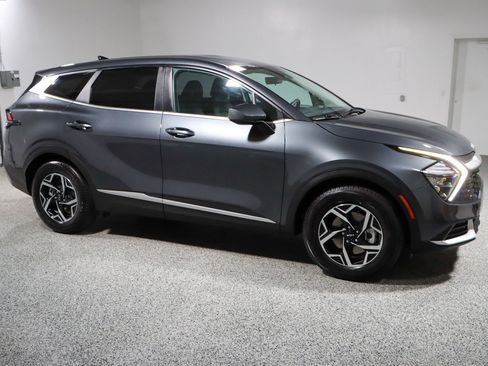 Used 2023 Kia Sportage LX image 6