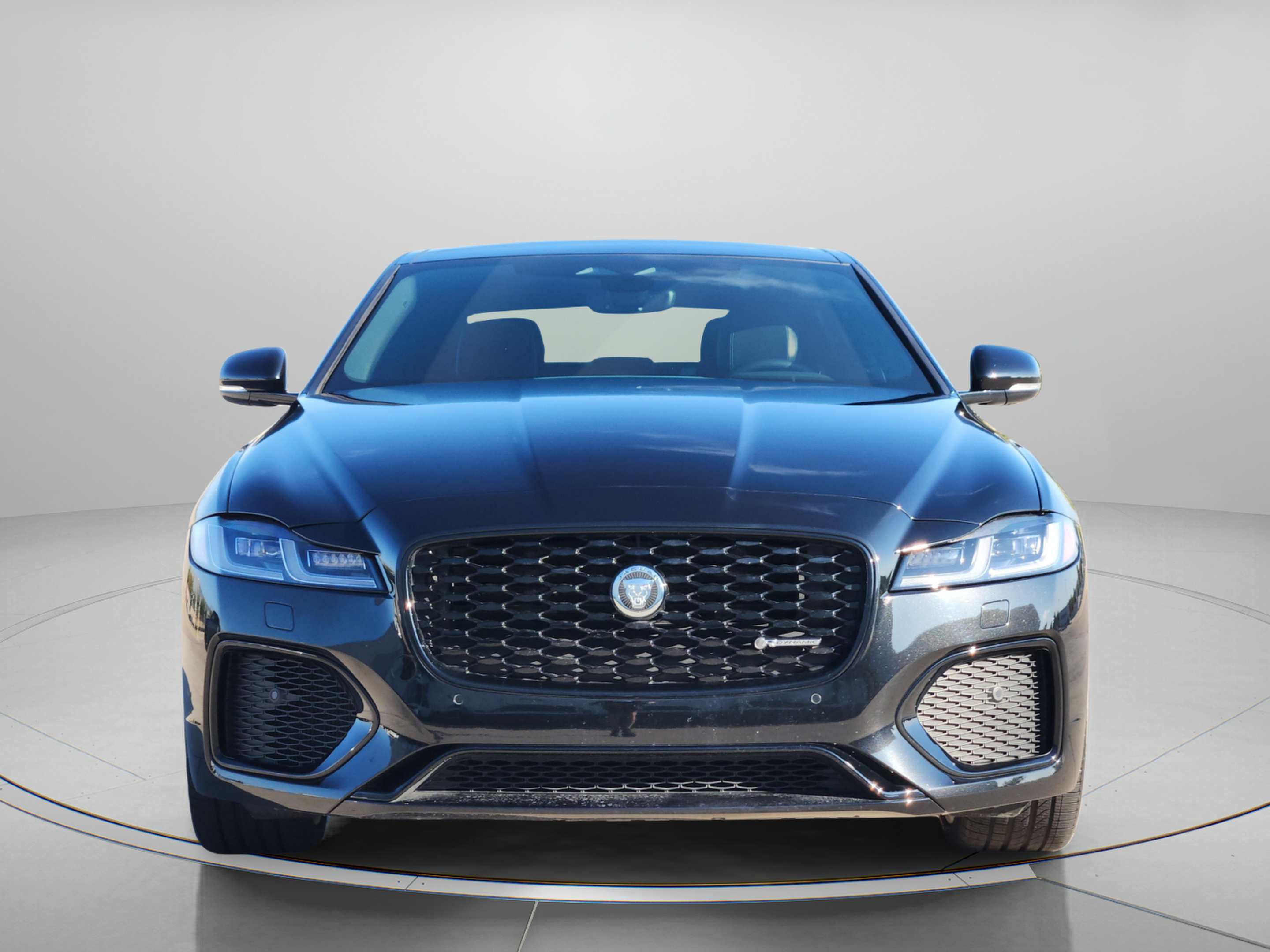 Certified 2024 Jaguar XF R-Dynamic SE AWD/4WD image 6