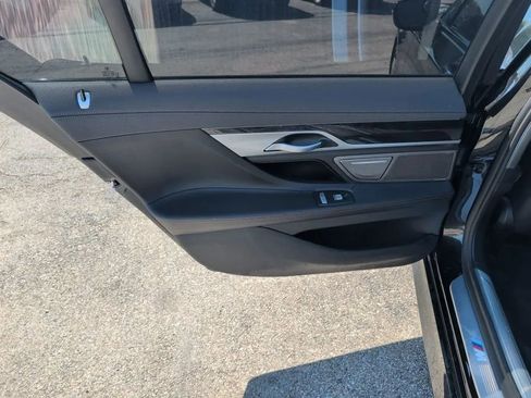 Used 2019 BMW 740i w/ M Sport Package RWD image 17