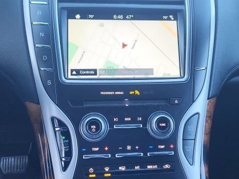 Used 2018 Lincoln MKX Select w/ Select Plus Package AWD/4WD image 22