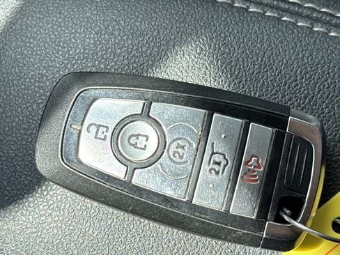 Used 2022 Ford Escape SEL image 29