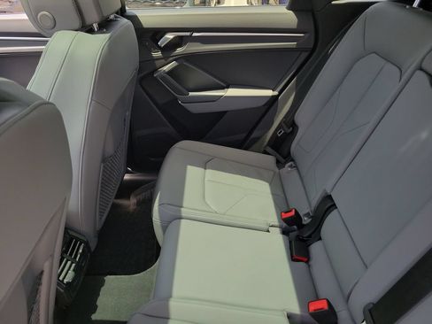 Certified 2025 Audi Q3 2.0T Premium w/ Convenience Package AWD/4WD image 26
