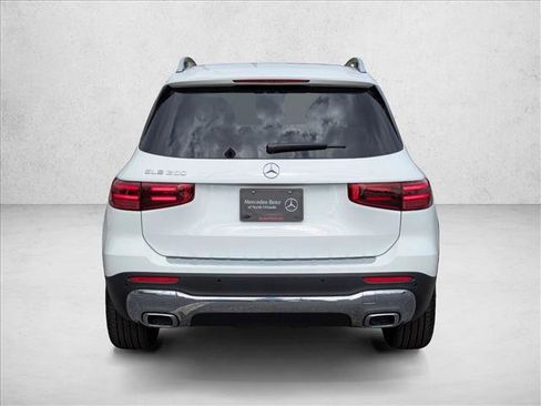 New 2026 Mercedes-Benz GLB 250 image 8