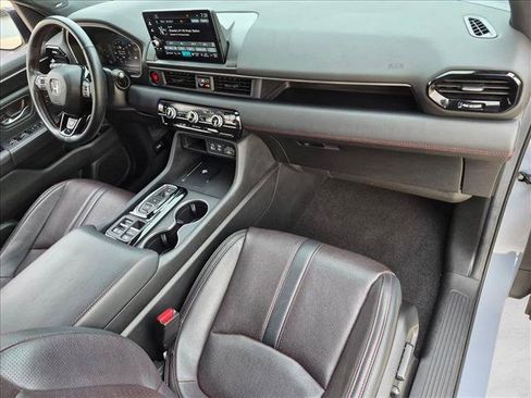 Used 2025 Honda Pilot Black Edition image 21