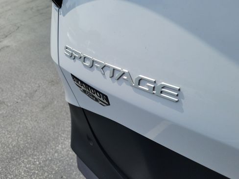 Used 2026 Kia Sportage EX w/ EX Panorama Roof Package FWD image 9