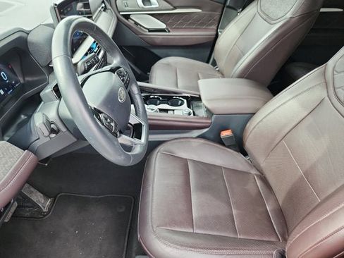 Used 2025 Ford Explorer Platinum w/ LUX Leather Package AWD/4WD image 9