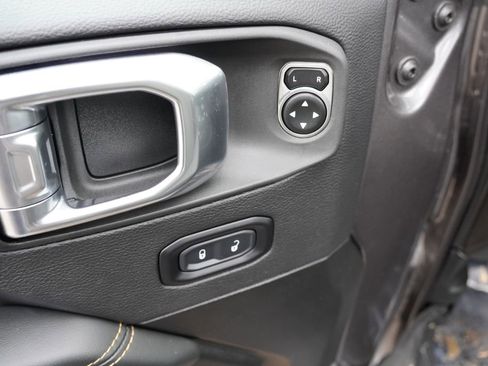 Certified 2025 Jeep Wrangler Sahara 4xe w/ Safety Group image 23