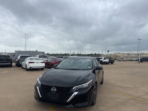 Certified 2025 Nissan Sentra SV image 6