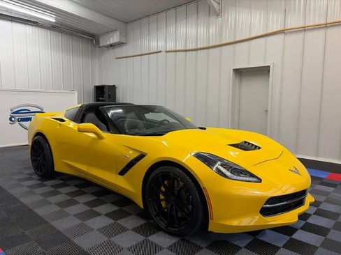 Used 2015 Chevrolet Corvette Stingray Coupe RWD image 3