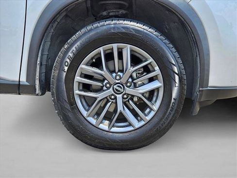 Used 2024 Nissan Rogue S AWD/4WD image 21