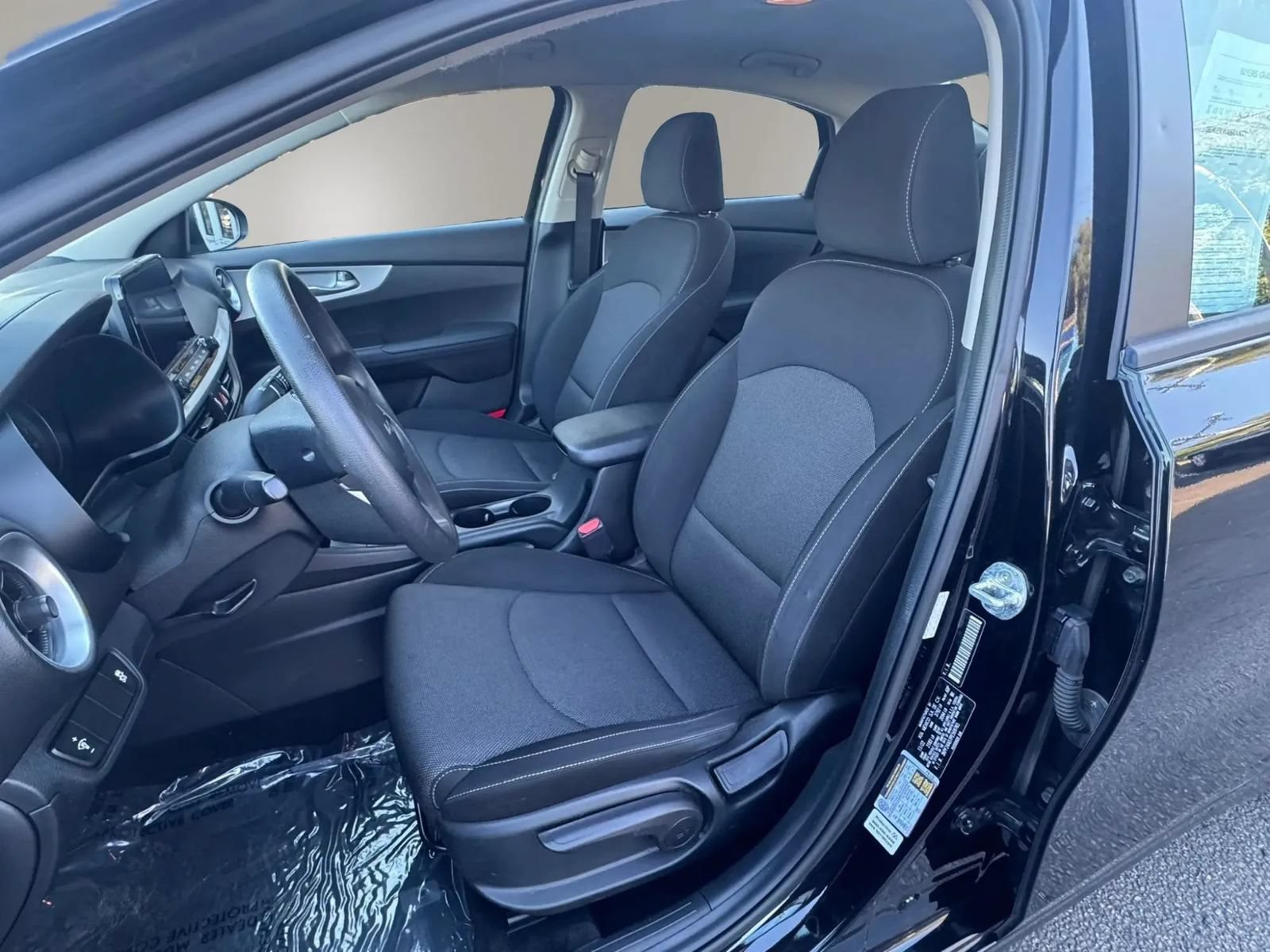 Used 2023 Kia Forte LXS FWD image 11