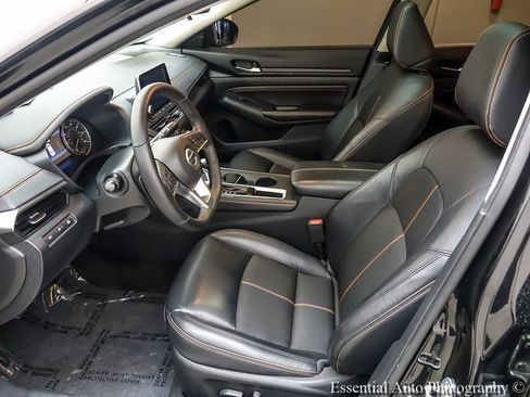 Used 2022 Nissan Altima 2.5 SR w/ Midnight Edition Package FWD image 9