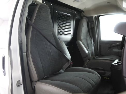 Used 2019 GMC Savana 2500 w/ Driver Convenience Package RWD image 34