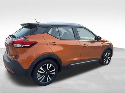 Used 2019 Nissan Kicks SR w/ SR Premium Package FWD image 9