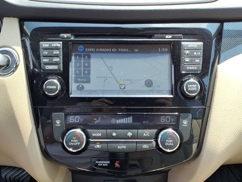 Used 2016 Nissan Rogue SL w/ SL Premium Package AWD/4WD image 9