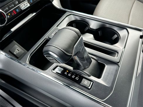 New 2025 Ford F150 Lariat w/ Equipment Group 501A Mid image 18