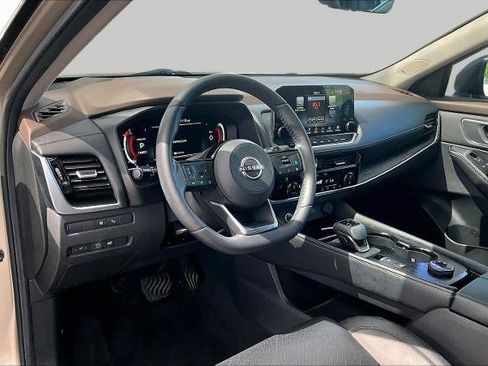 Certified 2023 Nissan Rogue Platinum w/ Platinum Premium Package AWD/4WD image 18