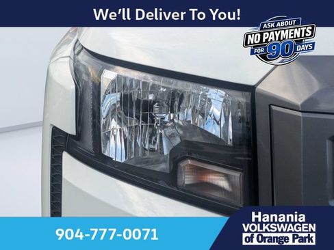 Used 2025 Nissan Frontier SV w/ SV Convenience Package RWD image 9