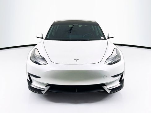 Used 2023 Tesla Model 3 Standard Range image 2
