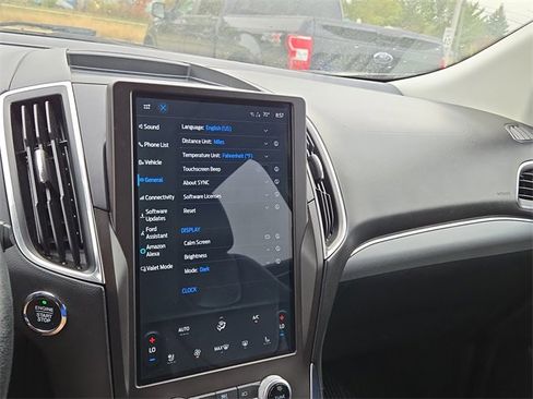 Used 2021 Ford Edge Titanium image 12