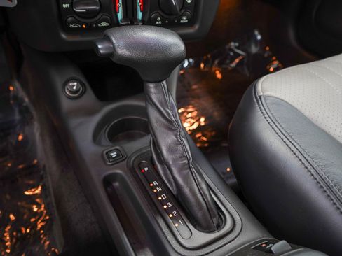 Used 2002 Chevrolet Monte Carlo SS w/ Preferred Equipment Group FWD image 19