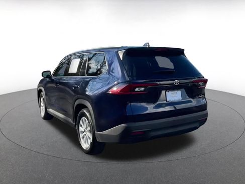 Used 2025 Toyota Grand Highlander XLE image 11