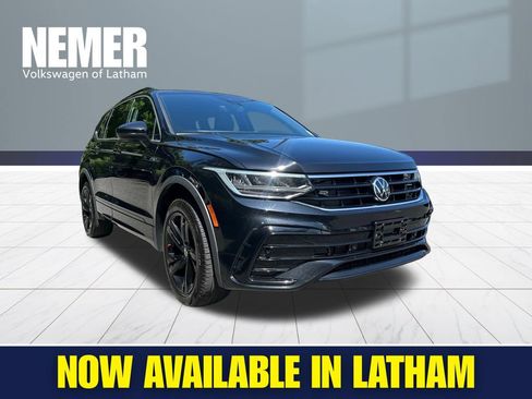 Certified 2024 Volkswagen Tiguan SE R-Line AWD/4WD image 5