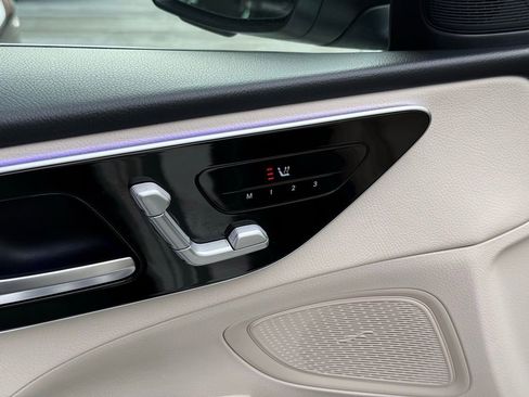 Certified 2025 Mercedes-Benz C 300 4MATIC Sedan image 4