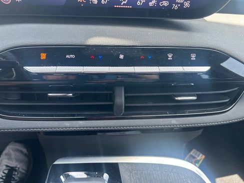 Used 2025 Buick Enclave Preferred FWD image 19