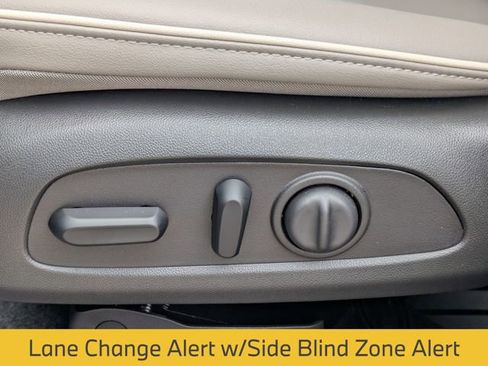 Used 2025 Buick Envista Avenir image 17