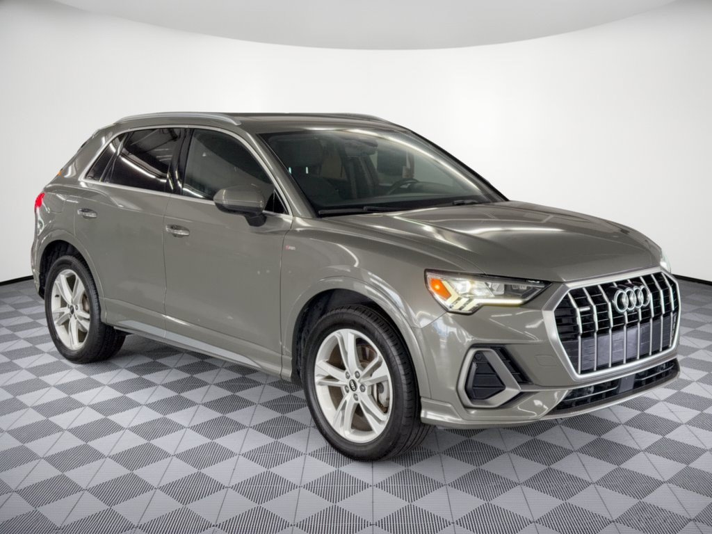 Used 2022 Audi Q3 2.0T Premium Plus w/ Premium Plus Package AWD/4WD image 7