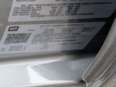 Used 2025 Chevrolet Silverado 1500 LT RWD image 39
