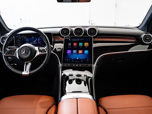 Certified 2025 Mercedes-Benz GLC 300 4MATIC image 33