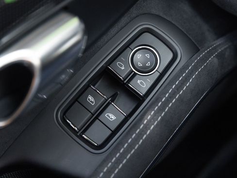 Certified 2018 Porsche 911 GT3 RWD image 18