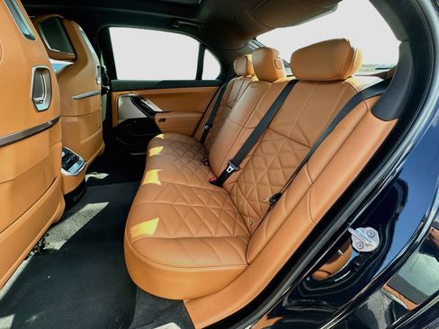 Used 2023 BMW 740i w/ Parking Assistance Package RWD image 24