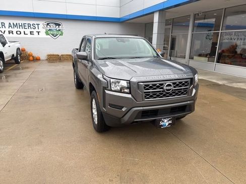 Used 2023 Nissan Frontier SV image 5