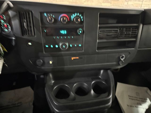 Used 2011 GMC Savana 1500 RWD image 23