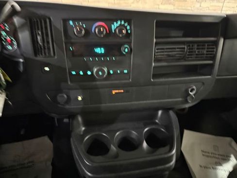 Used 2011 GMC Savana 1500 RWD image 23