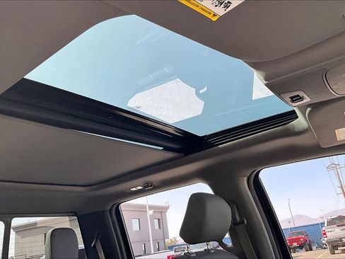 Used 2017 Ford F150 XLT w/ Equipment Group 302A Luxury image 14