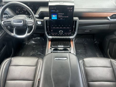 Used 2025 GMC Yukon Denali AWD/4WD image 14