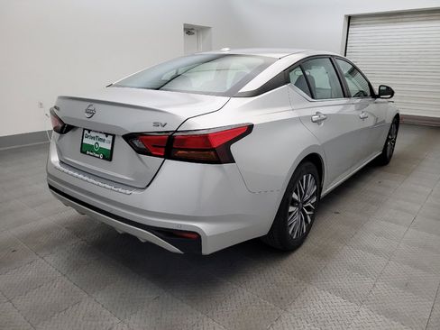 Used 2023 Nissan Altima 2.5 SV FWD image 9