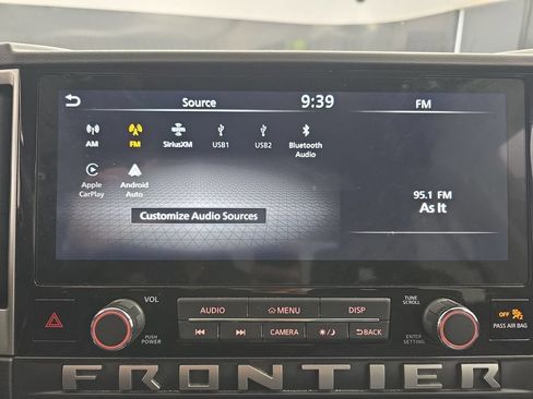 Used 2025 Nissan Frontier SV RWD image 30