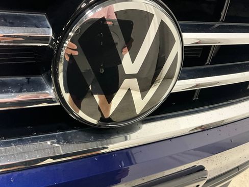 Used 2024 Volkswagen Tiguan SE image 27