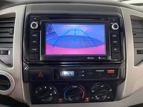 Used 2014 Toyota Tacoma 4x4 Double Cab w/ TRD Off-Road Package image 28